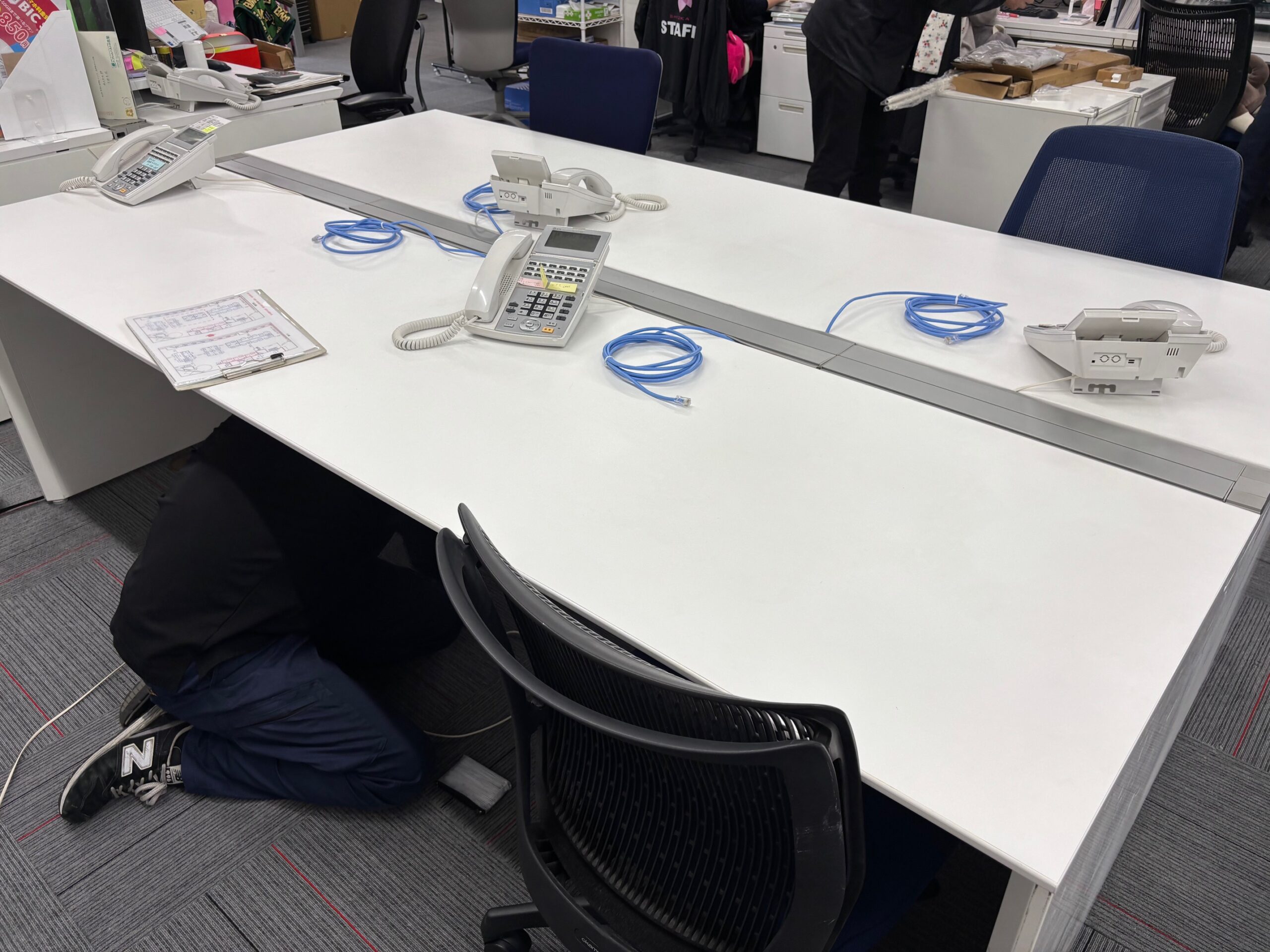 新宿区オフィス移転に伴う電気・LAN・ビジネスホン配線工事